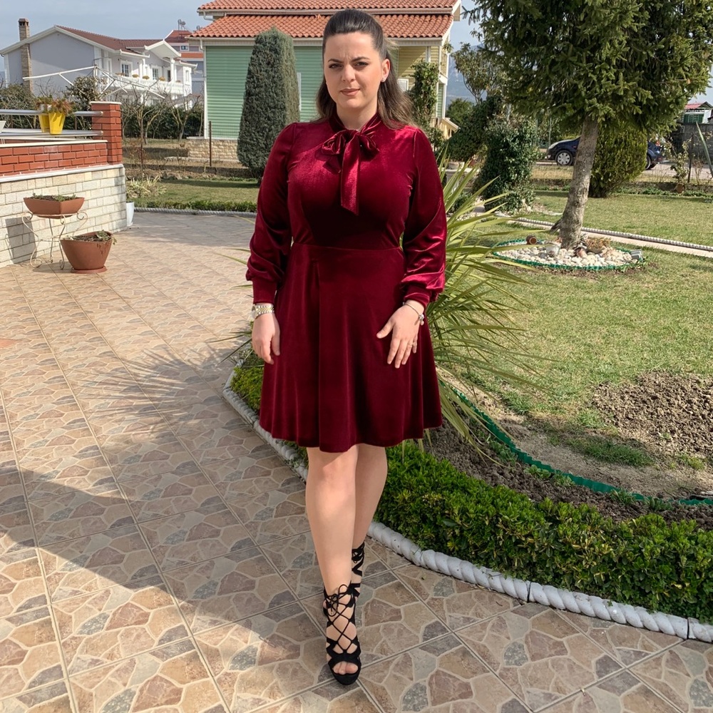 Dress - Picture 2 of 3
